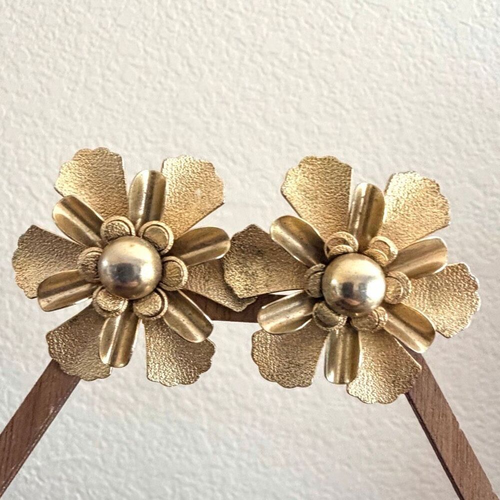 Vintage Emmons Gold Tone Layered Flower Clip-On Earrings